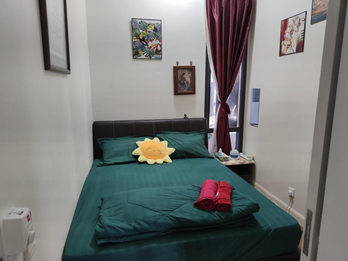 Kumkum Homestay 3 Bedroom Suite Nusajaya  Exterior photo